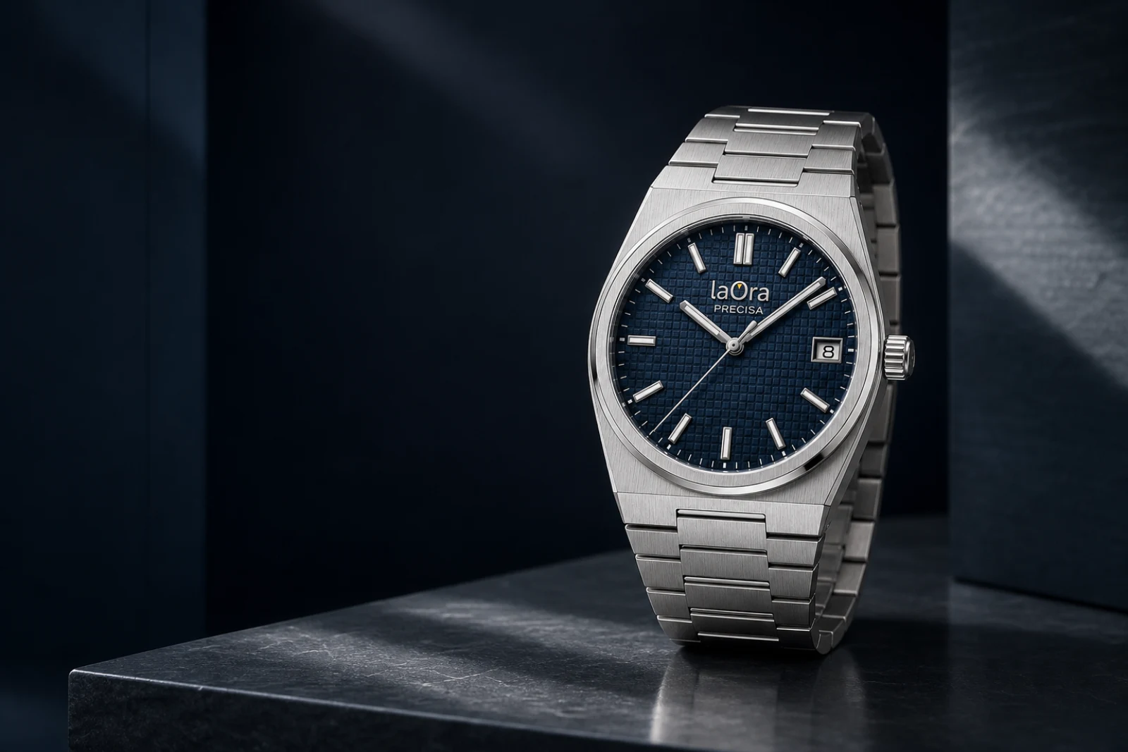 Reloj laOra Precisa, de acero y esfera azul